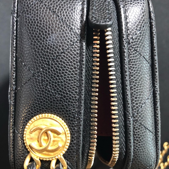 Brand new authentic Chanel bag very stylish out of stock in stores - Picture 3 of 9